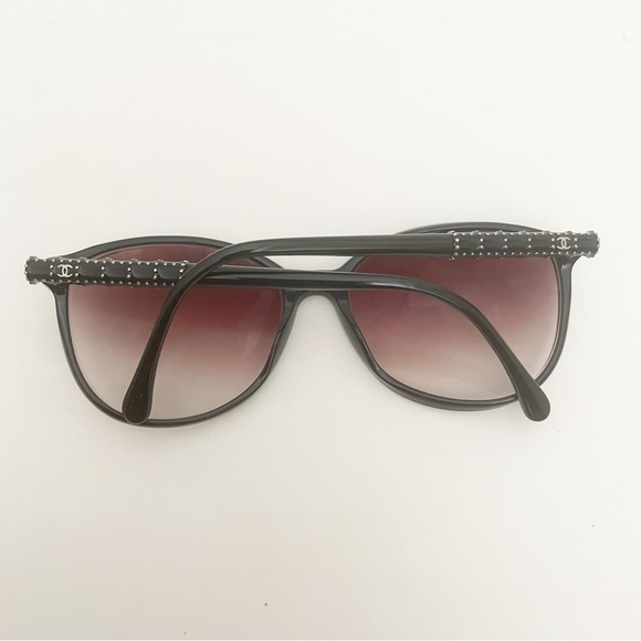 CHANEL black sunglasses with case - Picture 8 of 8